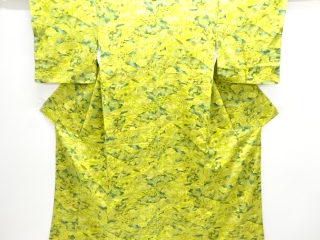 遠山に流水・草花模様小紋着物